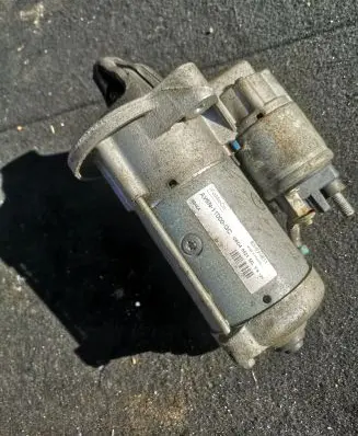 Ford Focus Starter motor AV6N11000GC
