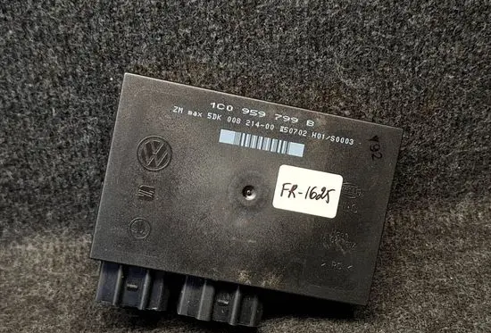 Volkswagen PASSAT B5 Comfort/convenience module 1C0959799B