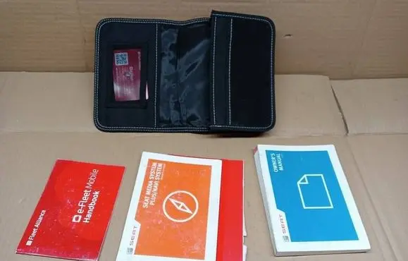 Seat Leon (5F) Owners service history hand book 