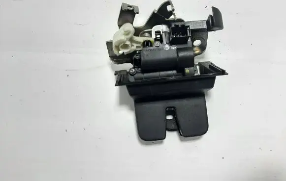Skoda Superb B8 (3V) Tailgate/trunk/boot lock/catch/latch 3V0827505
