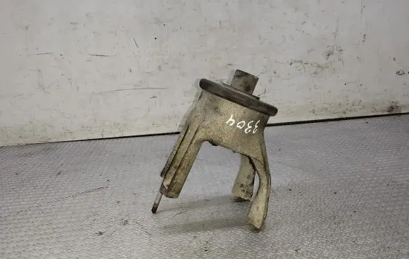 Volkswagen Transporter - Caravelle T5 Engine mount bracket 7H0199849AT