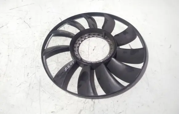 Volkswagen PASSAT B5.5 Fan impeller 058121301B