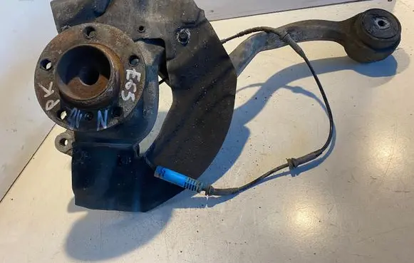 BMW 7 E65 E66 Front wheel hub