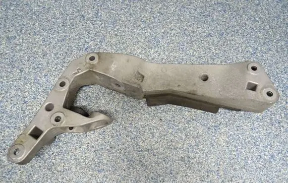BMW 8 G14 Gearbox mounting bracket 6861583