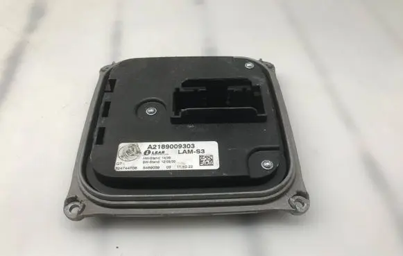 Mercedes-Benz C W205 Headlight ballast module Xenon A2189009303 524744F06 5469039