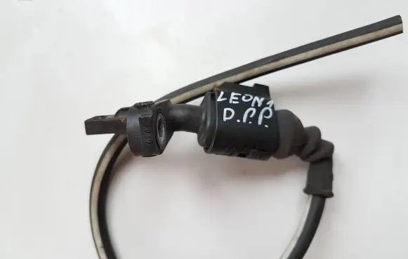 Seat Leon (5F) ABS brake wheel speed sensor 6E0973702