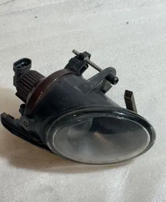 Volkswagen PASSAT B6 Front fog light 27120500