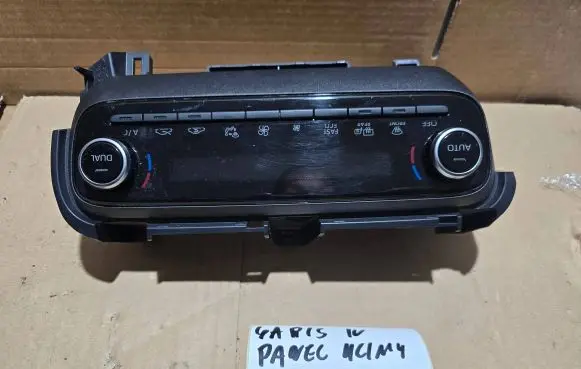 Toyota Yaris XP210 Climate control/heater control trim 55900-k0070