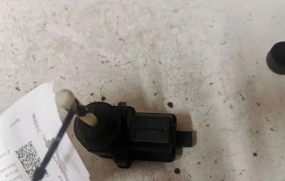 Ford Mondeo MK I Headlight level adjustment motor 94BG13K198AA