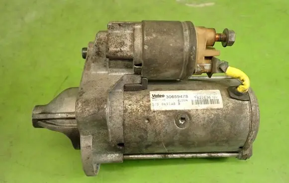 Volvo V70 Starter motor 30659478