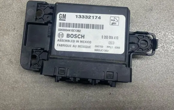 Opel Insignia A Parking PDC control unit/module 13332174