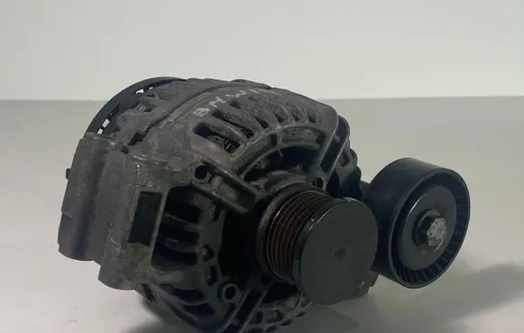 BMW 1 E81 E87 Generator/alternator 7532964 7532968 0124325116