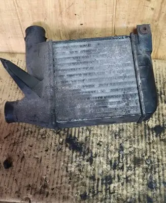 BMW 5 E39 Intercooler radiator 2246031 PA66GF30