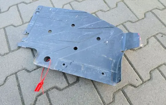 BMW M3 F80 Center/middle under tray cover 8062221