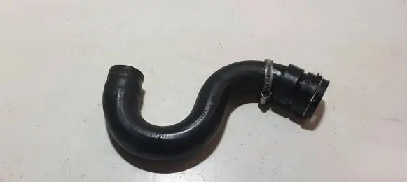 Coolant pipe/hose