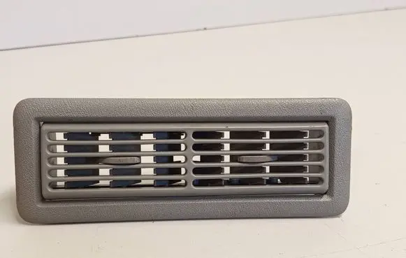 Opel Vivaro Air vent grill in roof 8200615839