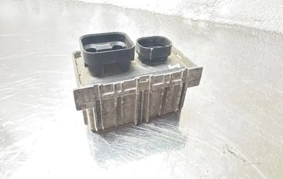 Opel Insignia A Glow plug pre-heat relay 55574293