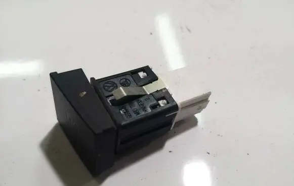 Volkswagen PASSAT CC ESP (stability program) switch 3C0927117C