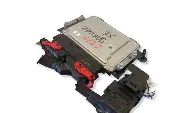 Jaguar XE Engine control unit/module ECU EJ3212B684MC 0261S10410 1039S71166