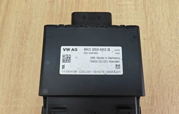 Audi Q5 SQ5 8R Voltage converter/converter module 8K0959663B