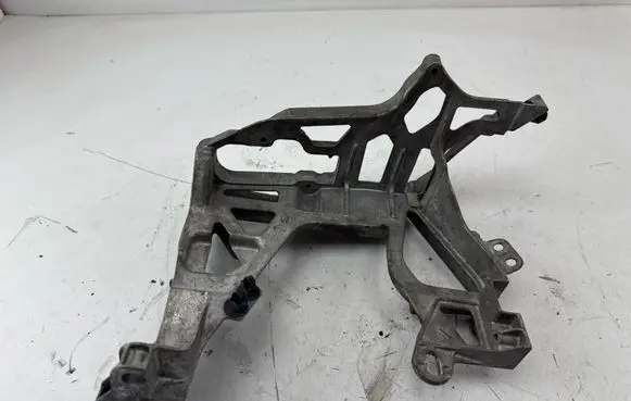 Mercedes-Benz C W205 Headlight/headlamp mounting bracket A2056221600