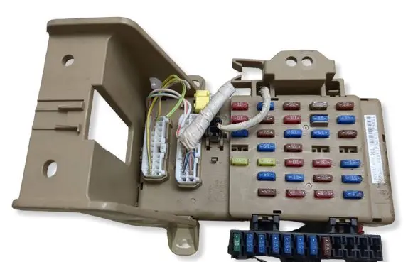 Subaru XV I Fuse module 82201FJ000 206912