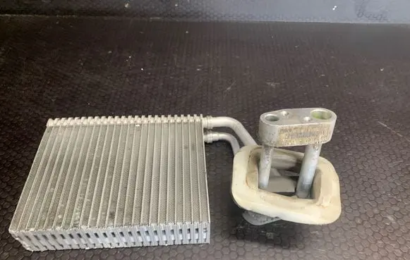 Opel Vivaro A/C cooling radiator (condenser) 662529L594
