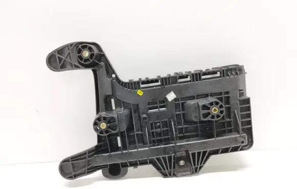 Volkswagen Golf Plus Battery tray 1K0915333