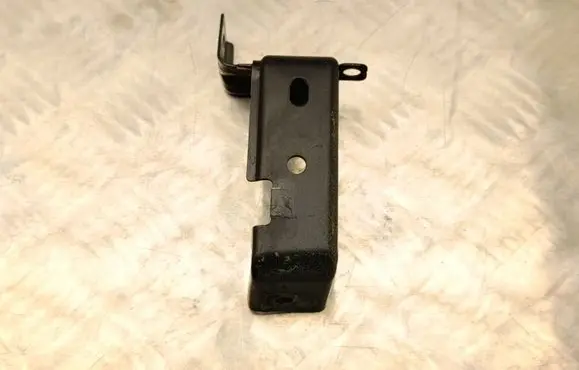 Volvo XC40 Fender mounting bracket 31469375
