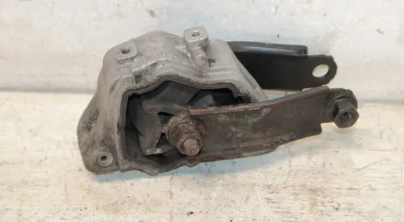 Volvo XC60 Engine mount bracket 8070M18 30748173