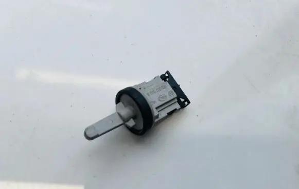 Volkswagen Golf V Interior temperature sensor 1k0907543a