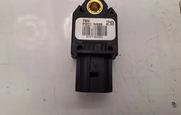 Toyota Auris 150 Airbag deployment crash/impact sensor 8983102080 0197703853
