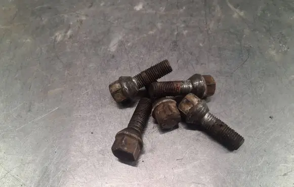 Saab 9-3 Ver2 Nuts/bolts 