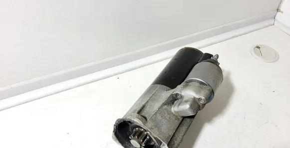 Audi A4 S4 B7 8E 8H Starter motor 03G911023