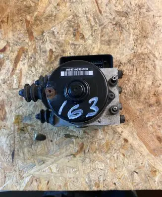 Volkswagen Golf V ABS Pump 1K0907379AC