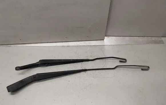 Volvo S60 Front wiper blade arm 8624243 8624246
