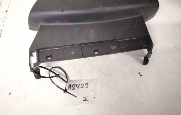 Renault Clio III Steering wheel column trim 8200408027