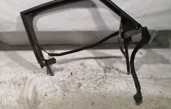Audi A8 S8 D3 4E Rear door window/glass frame 4E0839607G