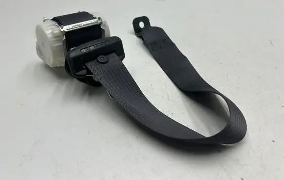 Rear seatbelt