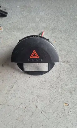 Nissan X-Trail T30 Hazard light switch 06016 N155AN N1LES