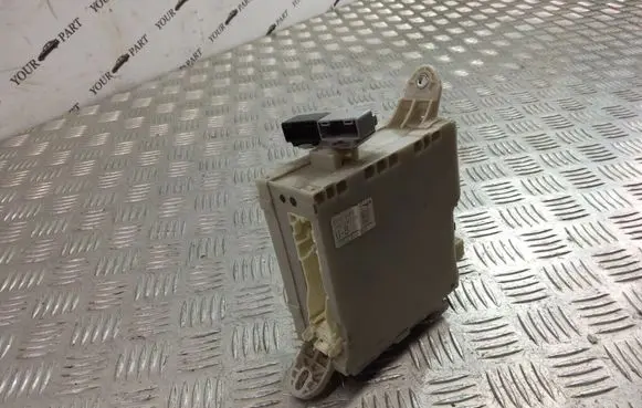 Lexus LS 460 - 600H Fuse box set 8267250120