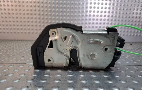 BMW 5 F10 F11 Front door lock S18031760 7059974