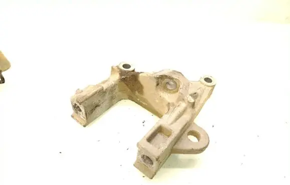 Dodge Grand Caravan Gearbox mounting bracket 04721335A