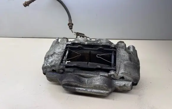 Toyota Land Cruiser (J120) Front brake caliper 4775060130 4775060261 477506026184