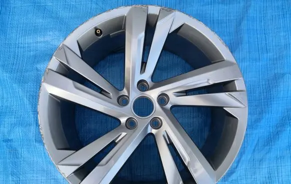 Volkswagen Tiguan R19 alloy rim 5NA601025AG