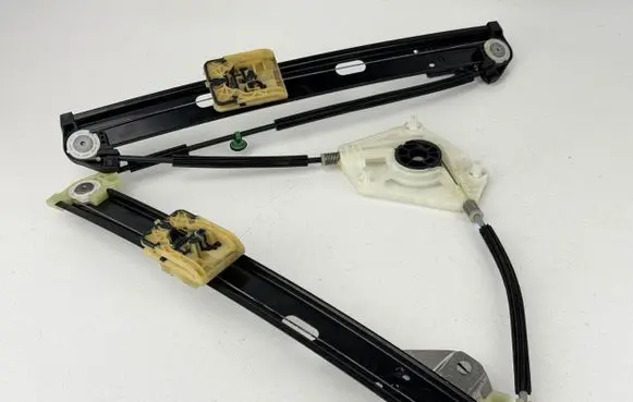Audi A1 Front door window regulator with motor 82G837461A