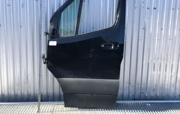 Mercedes-Benz Sprinter W907 W910 Front door 