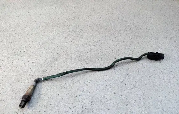 Mercedes-Benz E C207 W207 Lambda probe sensor 0035127018