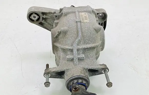 BMW 7 G11 G12 Rear differential 8638075