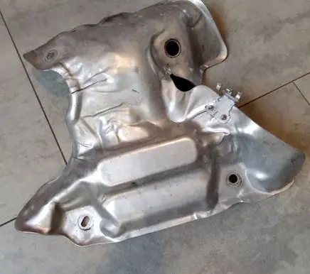 Opel Movano B Exhaust heat shield 144509484R